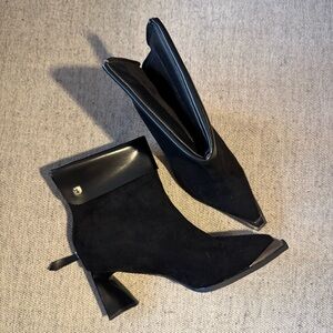 Chic Black Heeled Ankle Booties